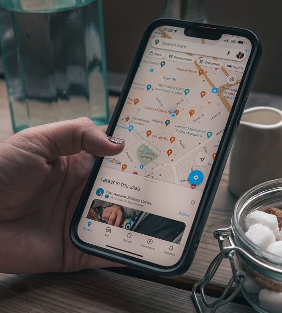 Finding a local business on a phone map